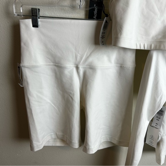 NWT TnAction Aritizia 3-piece set size: M - Picture 3 of 12